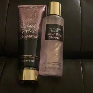 Victoria secret . Bundle 💘 cream and Purfume
